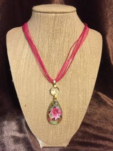 Fuschia Chandelier Pendant | Et