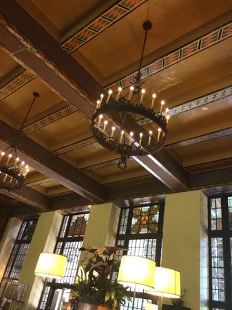 Hotel chandelier. - Picture of The Ahwahnee, Yosemite National .