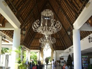 Lobby area, love those huge chandeliers! - Picture of Sandos .