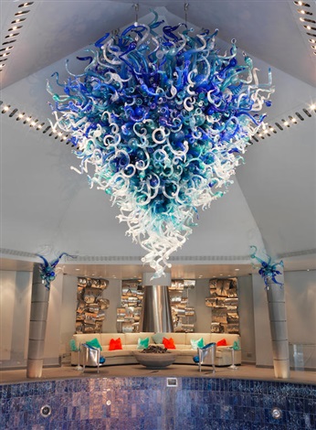 Massive Chandelier by Dale Chihuly on artn