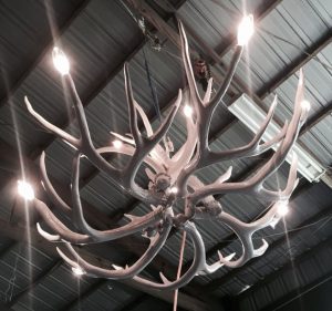 High Gloss Pale Grey Modern Antler Chandelier | Et