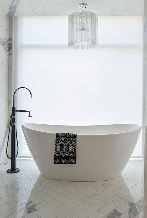 Crinkled Glass Chandelier Over Bathtub - Modern - Bathro