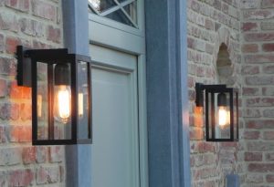 Hardscaping 101: Outdoor Entry Lighting - Gardenis