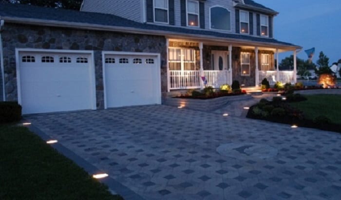 12 Best Solar Driveway Lights Reviewed and Rated in 20