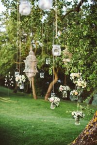 40 Hanging Lanterns Décor Ideas for Indoor or Outdoor Weddings .