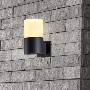 Low-Voltage 5-Watt Black Outdoor Integrated LED Wall Lantern .