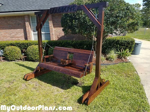 DIY Porch Swing with Center Console and Stand | MyOutdoorPlans .