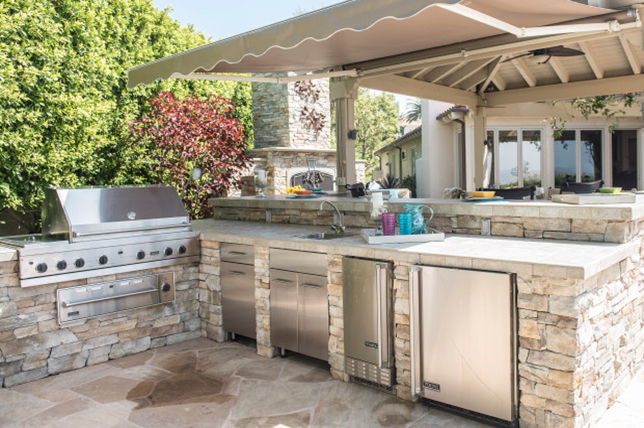 Outdoor Kitchen Ideas | 15 Inspiring Backyard Designs | Décor A