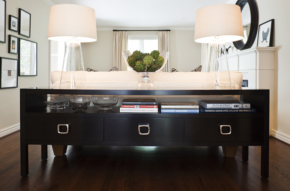 modern living room design with gorgeous glossy black buffet .