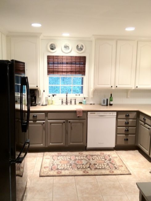 Two Tone Kitchen Cabinets Ideas Concept : This Is Still In Trend .