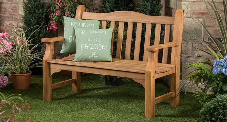 How to care for outdoor wooden garden furniture | Hayes Garden Wor