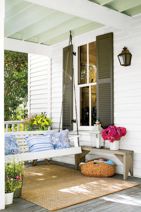 Cotton Porch Swings Bring Relaxation and Comfort to Your Outdoor Space