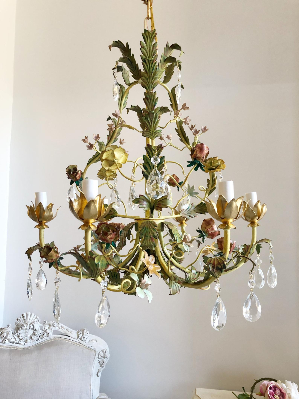 Gold Leaf Chandelier – The Ultimate Statement Piece for Your Home