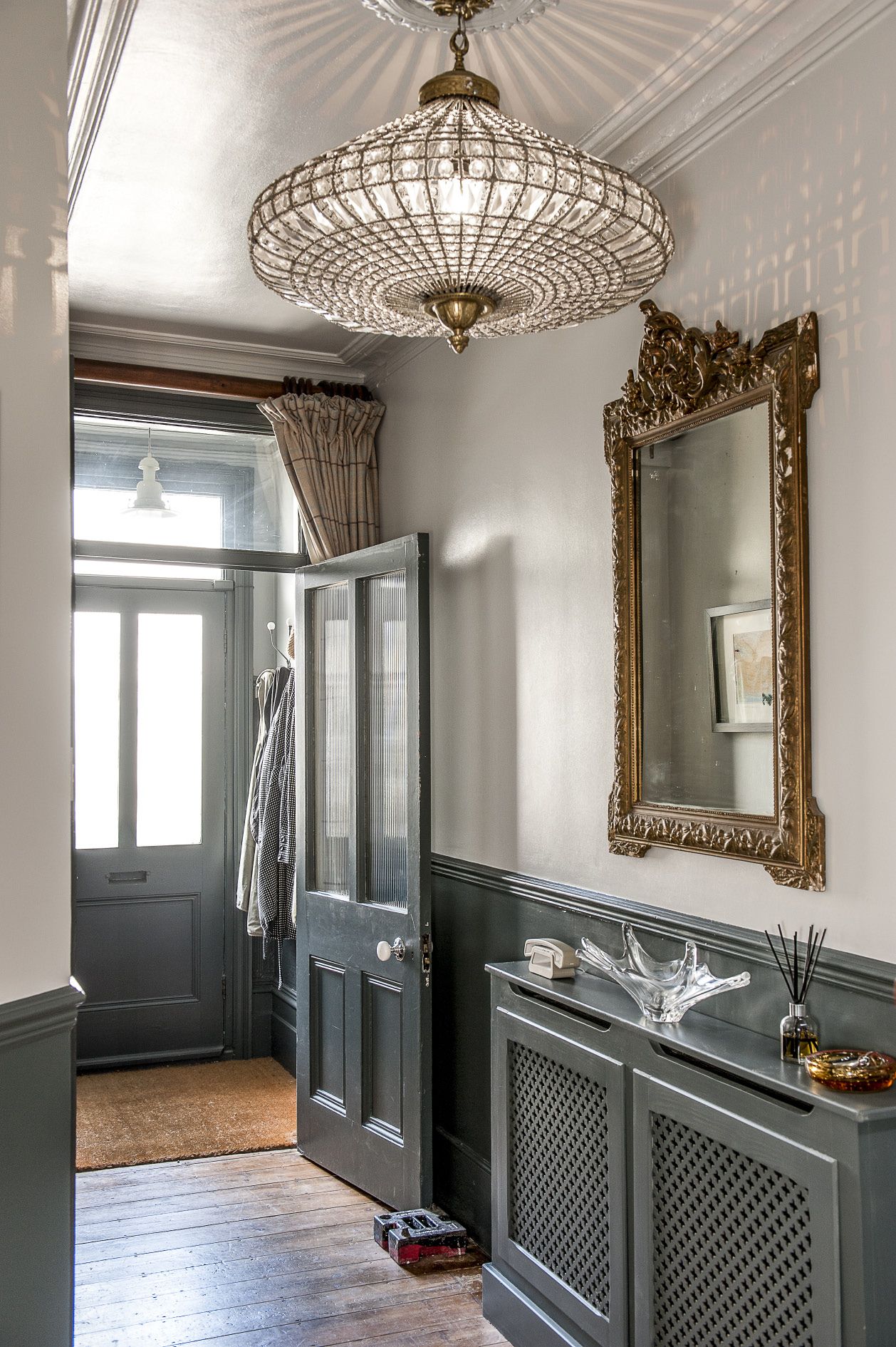 Hallway Chandeliers Illuminate Your Entryway with Elegance