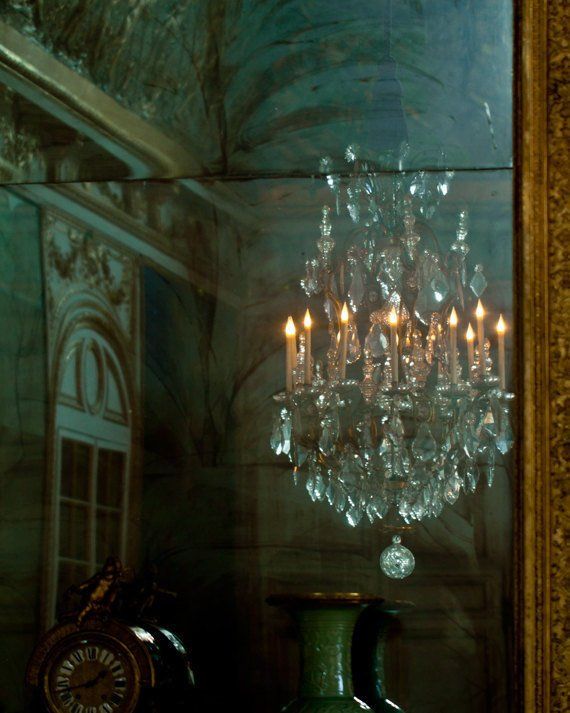 Mirrored Chandelier: The Perfect Decor Piece for Adding Elegance to Any Room