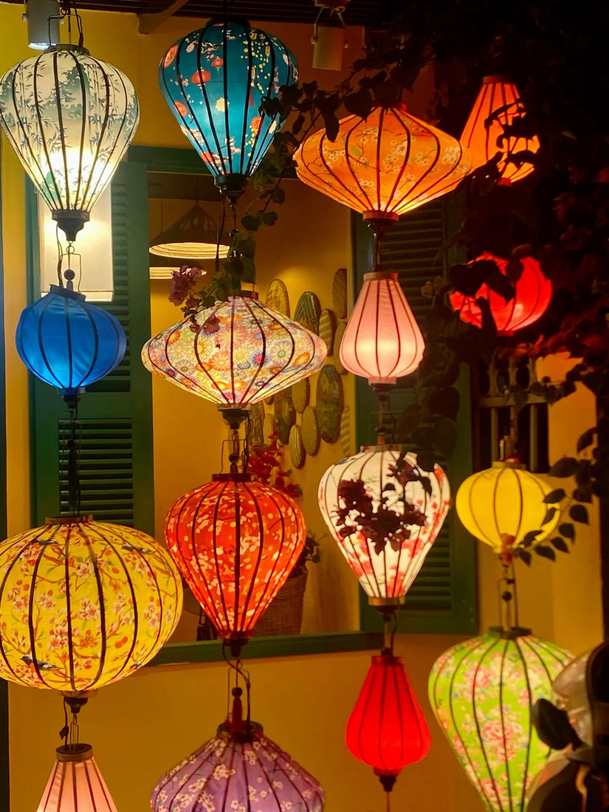 Outdoor Vietnamese Lanterns Bring a Touch of Vietnam to Your Outdoor Space