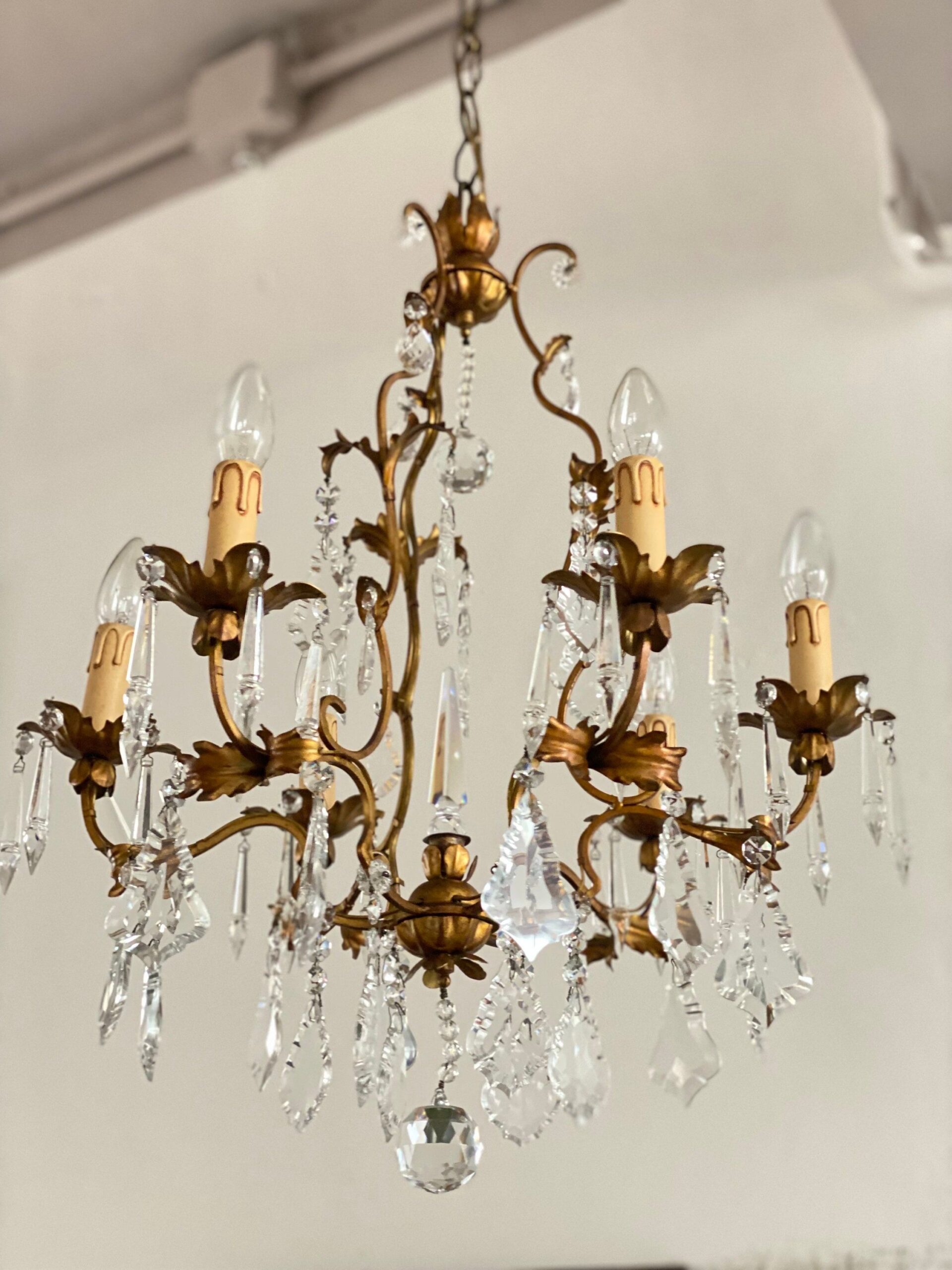 Vintage Italian Chandeliers: Timeless Elegance for Your Home